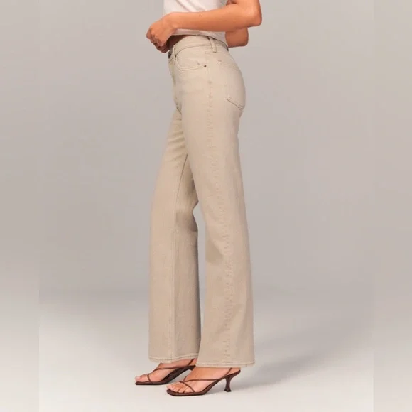 Abercrombie 90’s High Rise Relaxed Jean - 27 - Picture 3 of 8